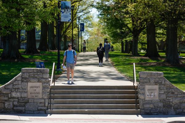 This is a photo of a student walking to class on April 23, 2025, in Lexington, Ky. Photo by Carter Skaggs.